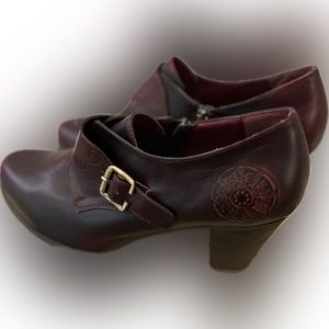 L’Artiste Booties size 9.5-10